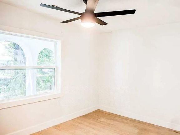 3rd image of 3525 50th Ave N