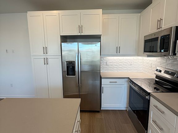 2nd image of 6114 Valencia St #302