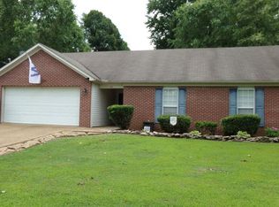 58 Laurel Creek Dr, Jackson, TN 38305