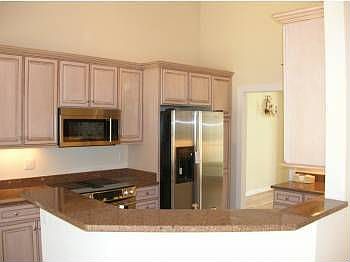 3rd image of 5415 Wyndemere Cir