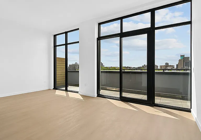 645 Park Pl #8A — Photo 2