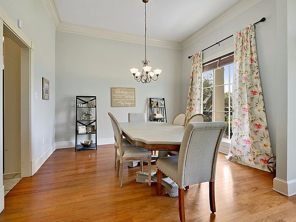 2nd image of 37132 Longwood Ave
