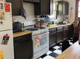 393 Manhattan Ave APT 2R, Brooklyn, NY 11211