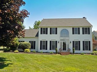 32270 Country Club Dr, Avon Lake, OH 44012
