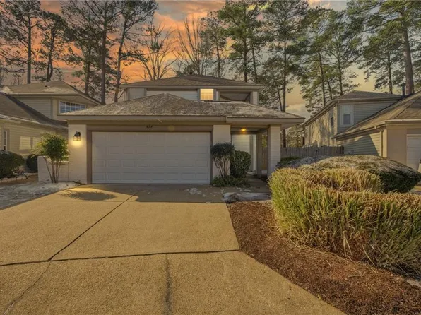 970 Nicklaus Dr, Newport News, VA 23602