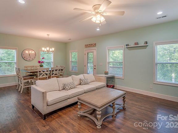 4th image of 210 Holmes Dr