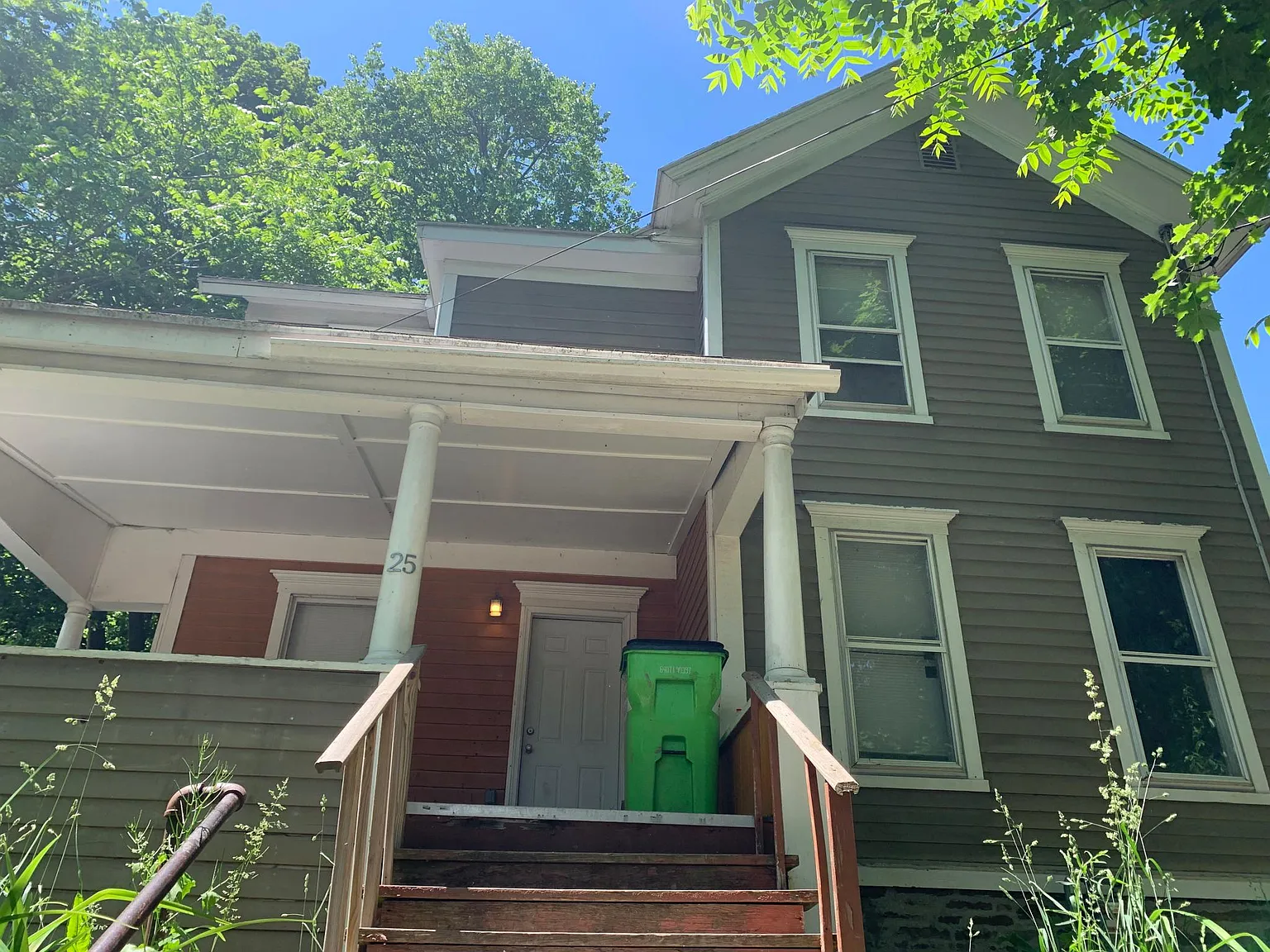 5 bed, 2000 sqft, $3,900 — Photo 1
