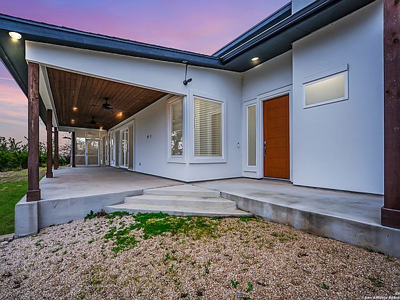 3rd image of 2109 Bella Vista
