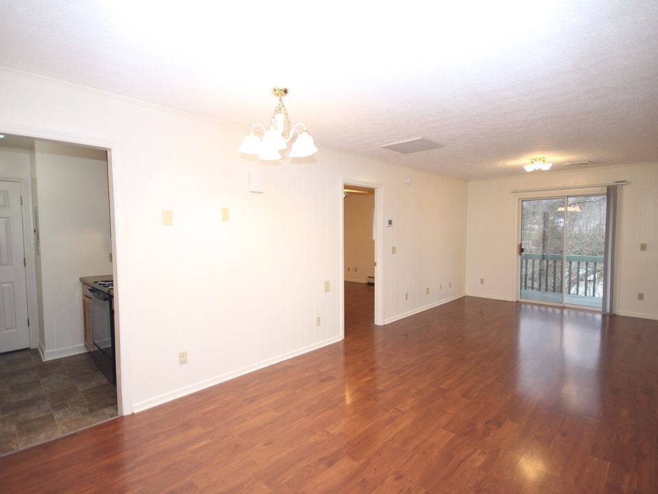 1st image of 9 Shanna Dr APT 4