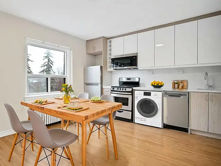 166 Eastbourne Ave — Photo 7