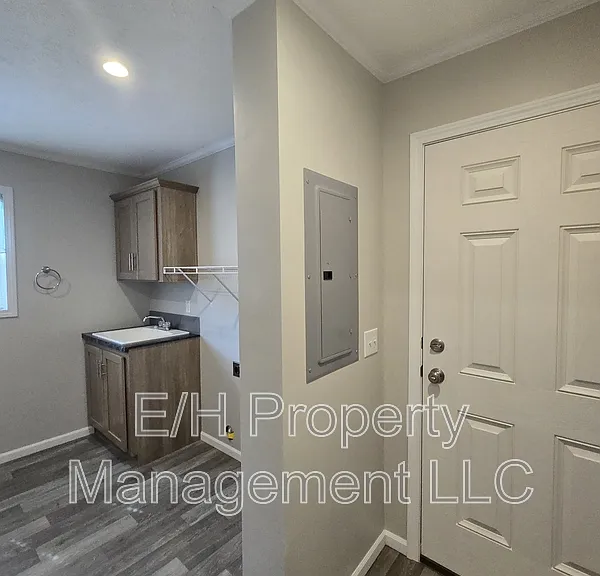 501 S Edwards Ave #1 — Photo 48