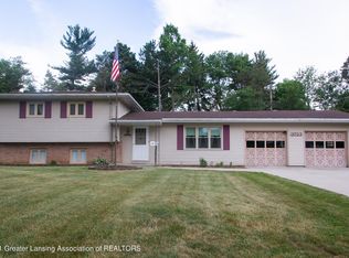 3723 Ridgefield Rd, Lansing, MI 48906