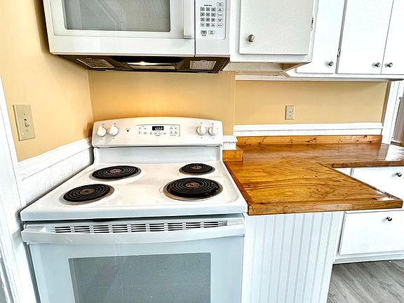 5th image of 101-103 Daniels Ave