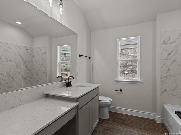 4th image of 818 Pamplona Lane