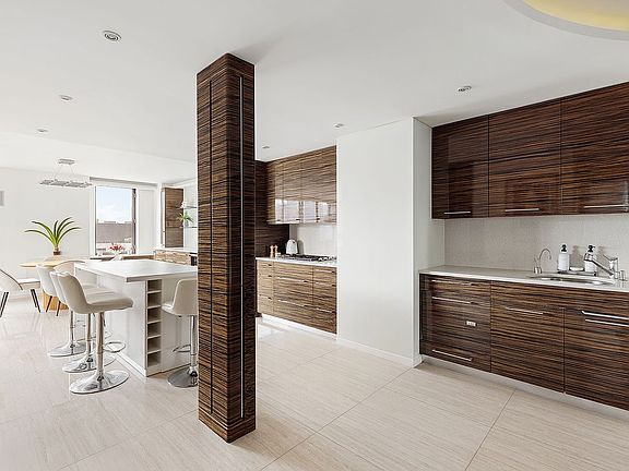 4th image of 422 E 72nd St APT 24D