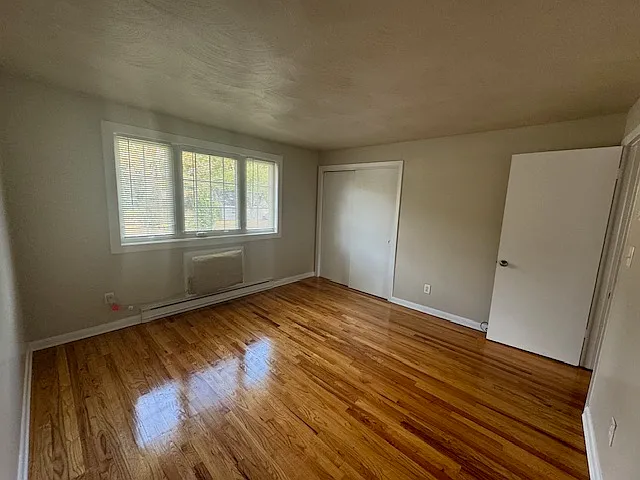 Farmington Court Apartments — Photo 17