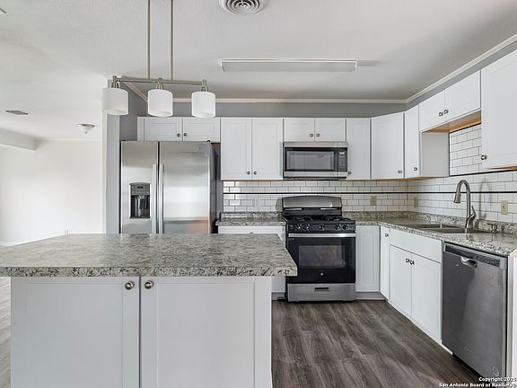 5th image of 3947 Southport Drive
