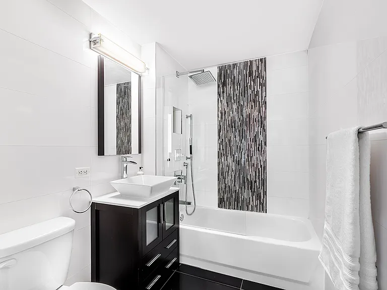 520 W 23rd St #9D — Photo 6
