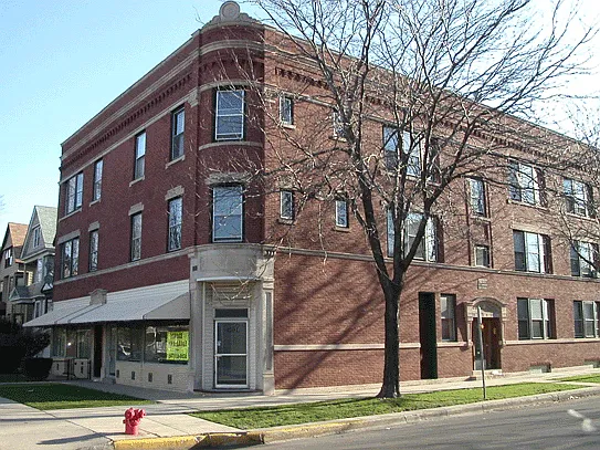 Damen & Berteau Apartments — Photo 2