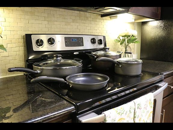 3rd image of 7929 Kirby Dr #2140