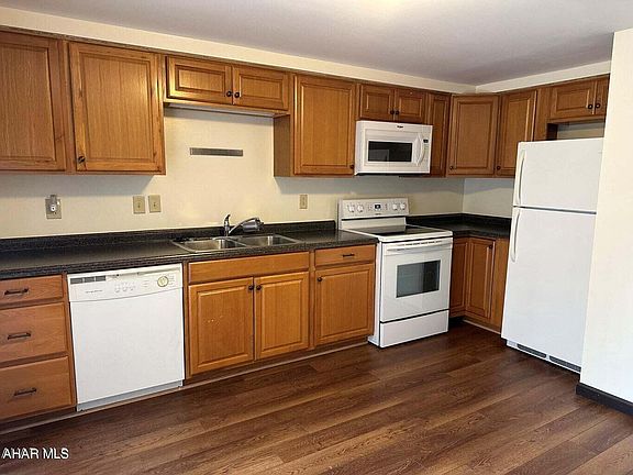 3rd image of 591 Harvest View Ln