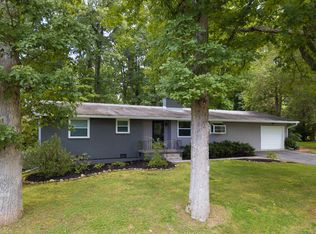 830 W Outer Dr, Oak Ridge, TN 37830