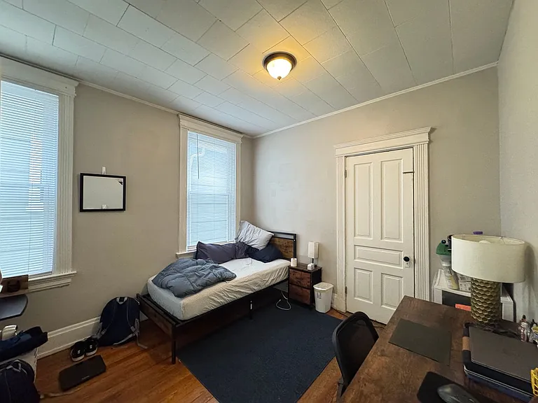 2417 Fairview Ave — Photo 9