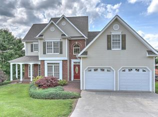 216 Briarfield Dr, Kingsport, TN 37660
