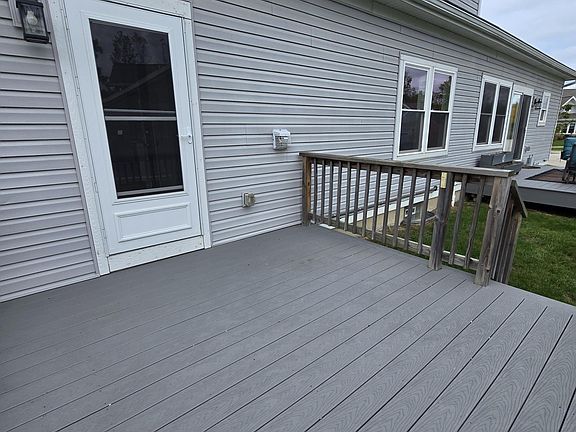 3rd image of 674 Maple Oaks Ct