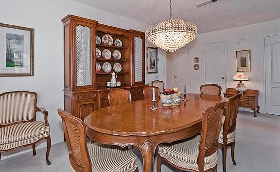 5th image of 2252 Bresee Dr