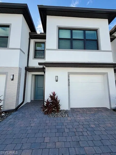 3 bed, 2.5 bath, 1816 sqft, $2,695 — Photo 2