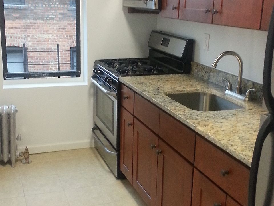 2nd image of 4094 Denman St APT 3G