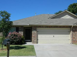 911 W Prairie Wind Way, Mustang, OK 73064