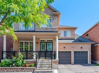 82 Starhill Cres, Markham, ON L6C 3A2