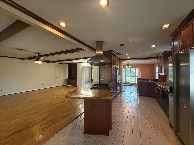 7718 Lacy Hill Dr — Photo 6
