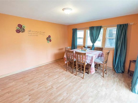 3rd image of 2602 Cypress Ave