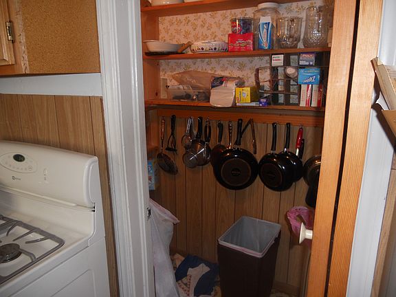 3rd image of 1043 Oakland Ave