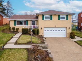 949 Holly Lynne Dr, Pittsburgh, PA 15236