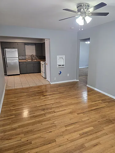 3833 Roseland Ave Photo 1
