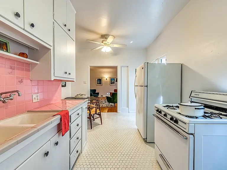 430 S Cloverdale Ave #24 — Photo 14