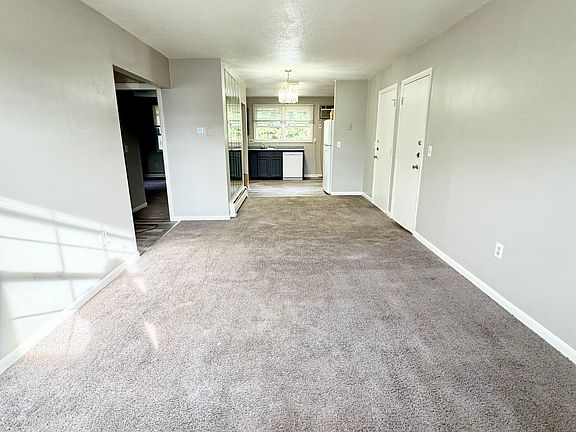 3rd image of 5 Bradford Dr #D
