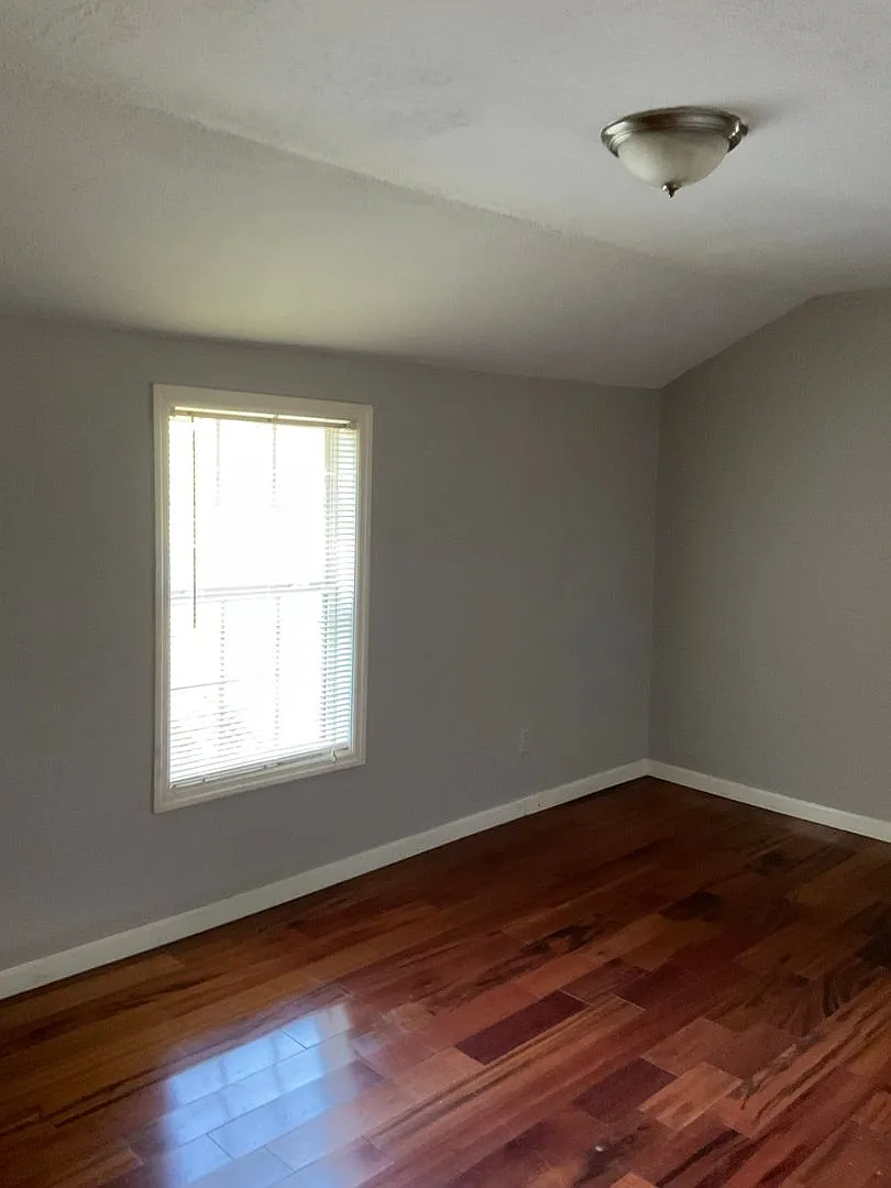 225 Hudson Road — Photo 4
