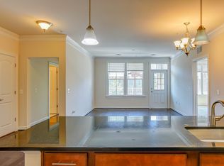 13722 Neil Armstrong Ave APT 304, Herndon, VA 20171