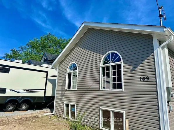 169 Garden Ave E, Georgina, ON L4P 2L2