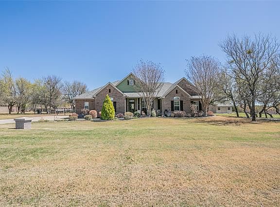 3rd image of 104 Charcoal Bluff Ct