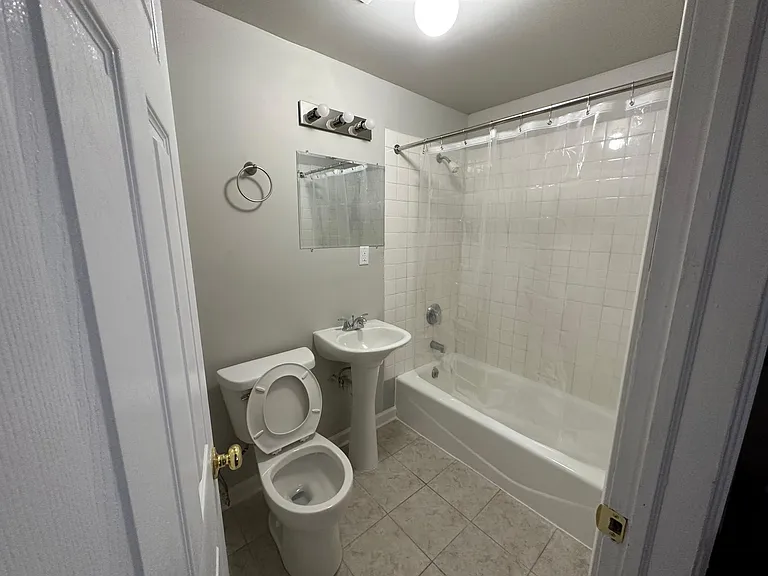 564 N Indiana Ave #1-2-8 — Photo 7