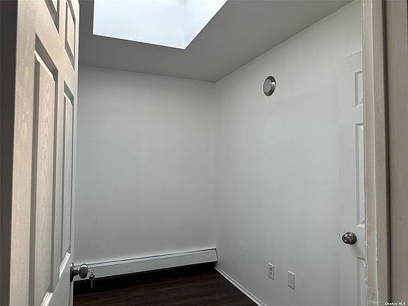 5th image of 216-05 Jamaica Ave #2R