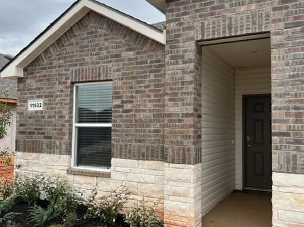 11632 SW 40th St, Mustang, OK