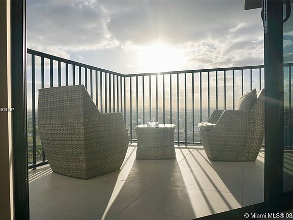 3rd image of 5300 Paseo Dr #1209