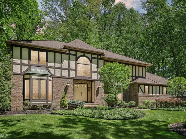 9543 Pilgrim Dr, Mentor, OH 44060